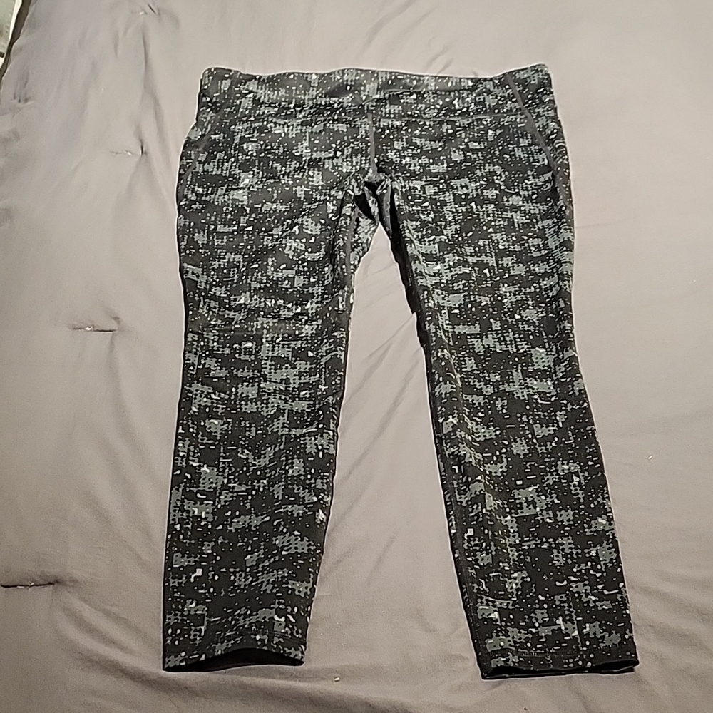 GAPfit Black and Gray Patterned Leggings